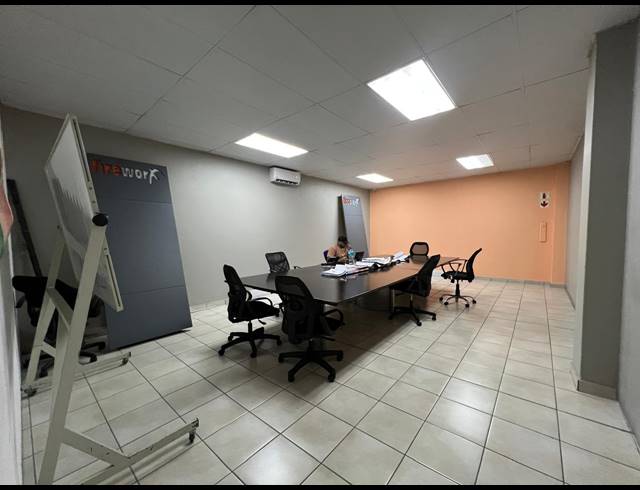 1,093M² WAREHOUSE TO LET IN STRIJDOMPARK